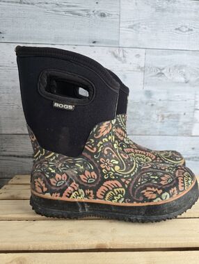 Bogs Classic Mid boots Tuscany Floral Paisley Rain Snow Womens Size 8
